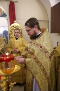 Божественная литургия в храме святителя Иоанна Златоуста в п. Зональный г.Саратова