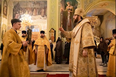 Митрополит Игнатий совершил Божественную литургию и молебен на новый год в Покровском соборе г. Саратова