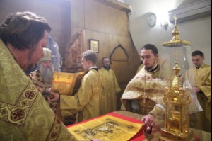 Божественная литургия в храме во имя святителя и чудотворца Николая на Елшанском кладбище г. Саратова