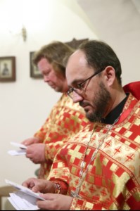 Божественная литургия и панихида в храме во имя святителя и чудотворца Николая на Елшанском кладбище г.Саратова