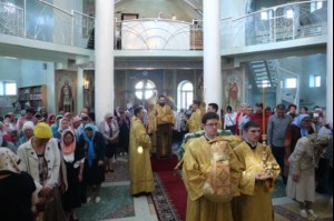 Божественная литургия в храме во имя Всех святых, в земле Российской просиявших, г.Саратова