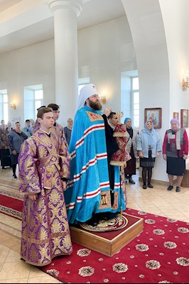 Митрополит Игнатий совершил Божественную литургию в храме Новомучеников и исповедников Саратовских г. Саратова