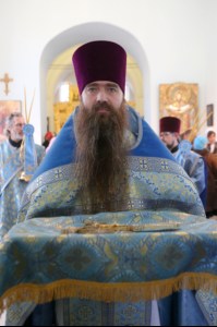 Божественная литургия в храме в честь Покрова Пресвятой Богородицы города Петровска