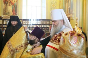 Божественная литургия в храме в честь Покрова Пресвятой Богородицы г.Саратова