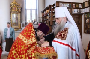 Божественная литургия в Свято-Троицком кафедральном соборе Вольска