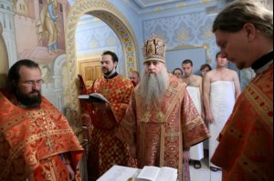 Крещальная Литургия в Свято-Троицком соборе Саратова