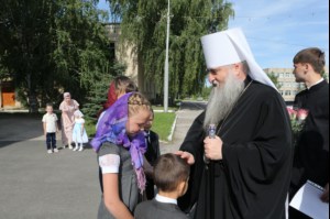 Божественная литургия в храме в честь Покрова Пресвятой Богородицы р.п. Новые Бурасы
