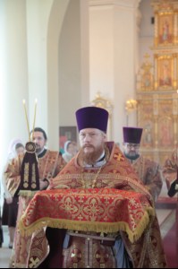 Божественная литургия в Свято-Троицком кафедральном соборе города Вольска