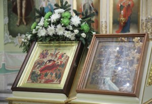 Всенощное бдение в храме в честь Покрова Пресвятой Богородицы Саратова