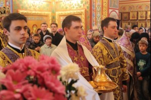 Божественная литургия в кафедральном соборе Казанской иконы Божией Матери г. Элисты