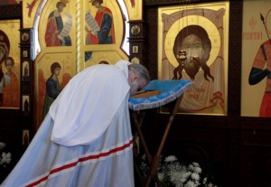 Вечерня в соединении с Божественной литургией свт. Иоанна Златоуста в храме в честь Благовещения Пресвятой Богородицы г.Вольска