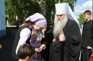 Божественная литургия в храме в честь Покрова Пресвятой Богородицы р.п. Новые Бурасы