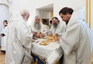 Митрополит Лонгин сослужил Святейшему Патриарху Кириллу на Божественной литургии в Спасо-Вознесенском соборе г.Ульяновска