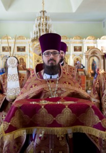 Божественная литургия на Архиерейском подворье — храме во имя преподобного Серафима Саровского города Саратова