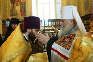 Божественная литургия в храме в честь Покрова Пресвятой Богородицы г. Саратова