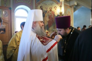 Божественная литургия в храме во имя Всех Святых, в земле Российской просиявших г. Саратова