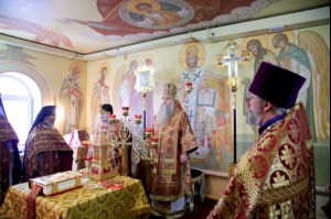 Божественная литургия в тюремном храме во имя святителя и чудотворца Николая при ОТБ №1 г. Саратова