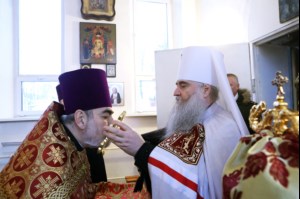 Божественная литургия в храме в честь Воздвижения Честнаго и Животворящего Креста Господня на территории Вольского военного института материального обеспечения