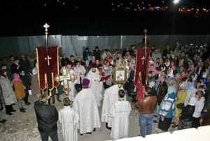 В строящемся храме во имя преподобного Сергия Радонежского в поселке Юбилейный начались богослужения