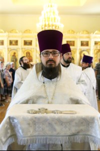 Божественная литургия и панихида на Архиерейском подворье – храме во имя преподобного Серафима Саровского г.Саратова