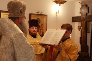 Божественная литургия в Крестовоздвиженском храме города Саратова
