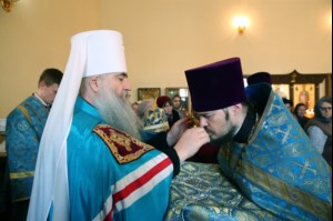 Вечерня в соединении с Божественной литургией свт. Иоанна Златоуста в храме в честь Благовещения Пресвятой Богородицы г.Вольска