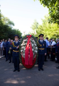 В День памяти и скорби на Воскресенском кладбище Саратова совершена заупокойная лития