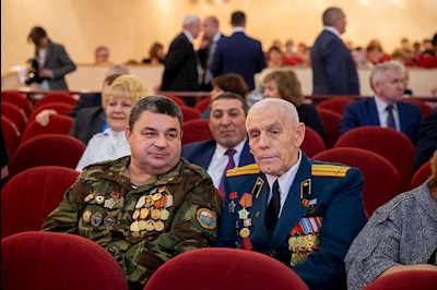 Митрополит Лонгин принял участие в торжественном мероприятии ко Дню народного единства