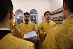 Божественная литургия в храме святителя Иоанна Златоуста в п. Зональный г.Саратова