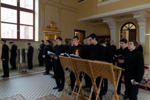 Уставное богослужение на Архиерейском подворье — в храме во имя святого апостола и евангелиста Иоанна Богослова при СПДС