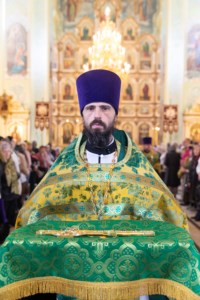 Божественная литургия в храме в честь Покрова Пресвятой Богородицы г. Саратова