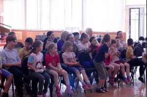 Социальная служба Всехсвятского храма организовала праздник творчества для детей из социально-реабилитационного центра