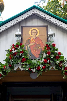 Божественная литургия в храме во имя великомученика и целителя Пантелеимона г. Саратова