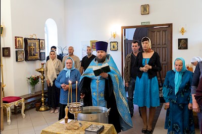 Божественная литургия в храме в честь Владимирской иконы Божией Матери с. Багаевка