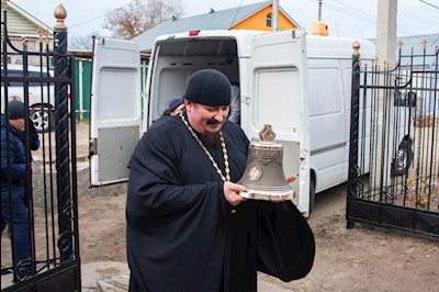 В Благовещенском храме Саратова освятили колокола