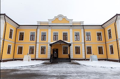 Митрополит Лонгин освятил здание Покровского епархиального управления