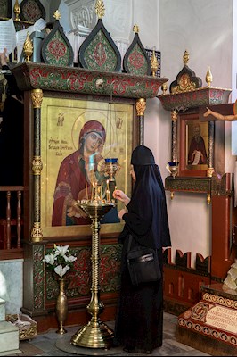 Литургия Преждеосвященных Даров на Архиерейском подворье – в храме в честь иконы Божией Матери «Утоли моя печали» г. Саратова