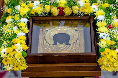 Божественная литургия в храме в честь Нерукотворного Образа Спасителя г .Саратова