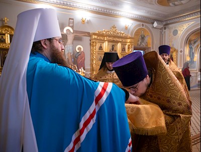 Митрополит Игнатий совершил Божественную литургию в Свято-Троицком кафедральном соборе г. Саратова