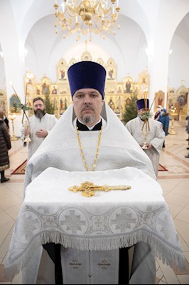 Митрополит Игнатий совершил великое повечерие в соединении с утреней в храме Рождества Христова г. Саратова