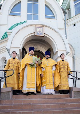 Митрополит Игнатий совершил Божественную литургию в храме Всех святых, в земле Русской просиявших, г. Саратова