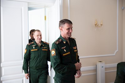 Митрополит Игнатий встретился с начальником Саратовского высшего артиллерийского командного училища