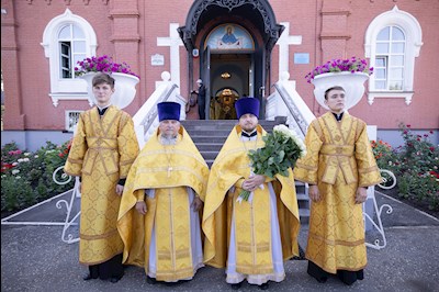 Митрополит Игнатий совершил Божественную литургию в храме Покрова Пресвятой Богородицы г. Петровска
