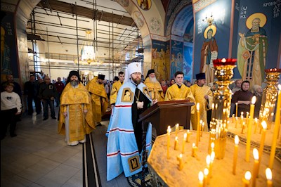 Митрополит Игнатий совершил Божественную литургию в Свято-Никольском мужском монастыре г. Саратова