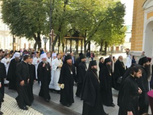 Митрополит Лонгин принял участие в погребении новопреставленного Митрополита Нежинского и Прилукского Иринея