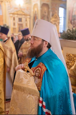 Митрополит Игнатий совершил Божественную литургию в Покровском соборе г. Саратова
