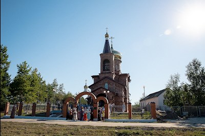 Митрополит Игнатий совершил великое освящение храма святых первоверховных апостолов Петра и Павла с. Куликовка Вольского района и Божественную литургию в новоосвященном храме