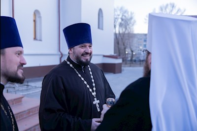 Митрополит Игнатий совершил всенощное бдение в храме святителя Тихона, епископа Воронежского, Задонского чудотворца, г. Саратова