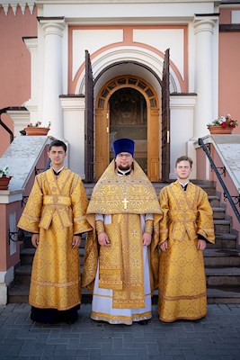 Митрополит Игнатий совершил Божественную литургию в Свято-Троицком кафедральном соборе Саратова