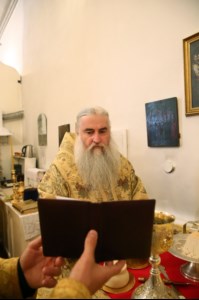 Божественная литургия в храме в честь Покрова Пресвятой Богородицы р.п. Новые Бурасы
